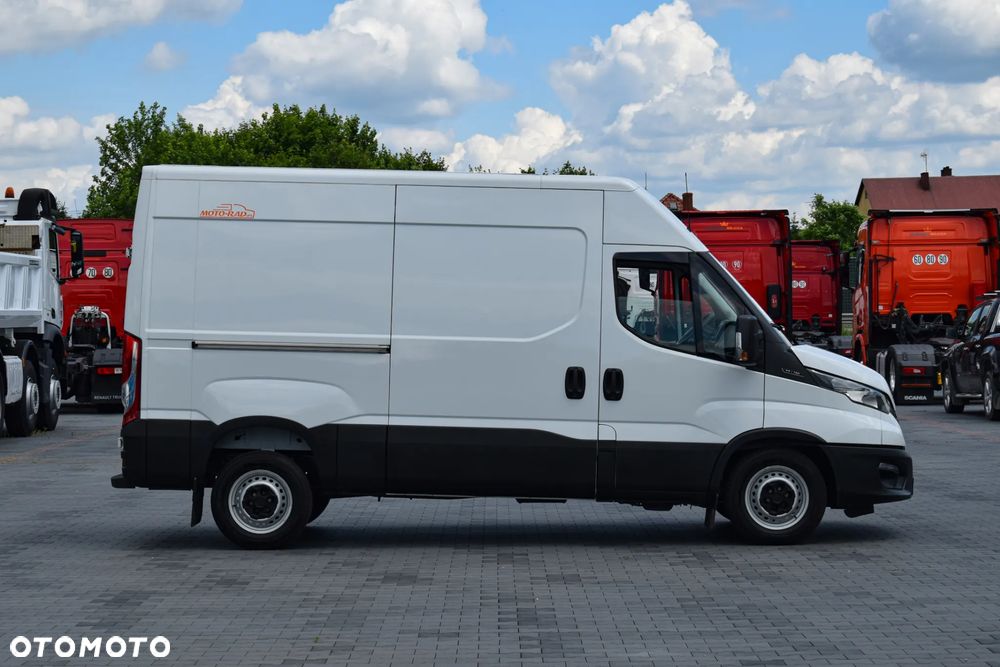 Iveco DAILY 35S12 / 2.3 - 120 KM / DOSTAWCZE / BLASZAK / KLIMA / TEMPOMAT / KLIMA / TRYB CITY / SERWISOWANY / SPROWADZONY Z NIEMIEC - 4