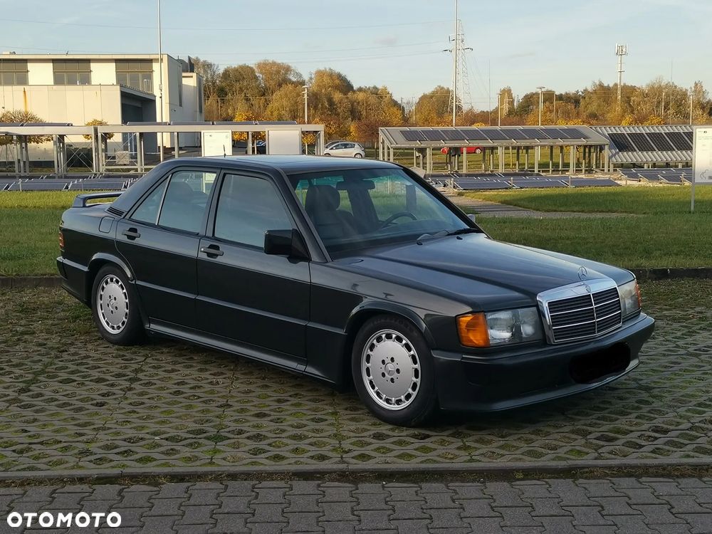 Mercedes-Benz W201 (190) - 1