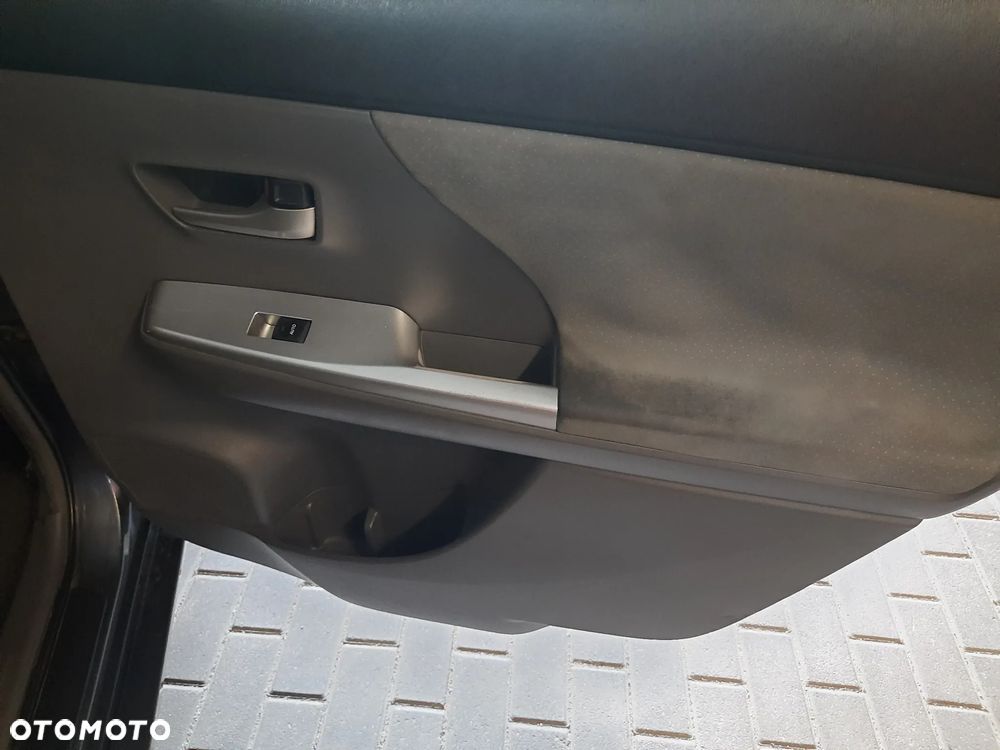 Toyota Prius+ (Hybrid) - 15