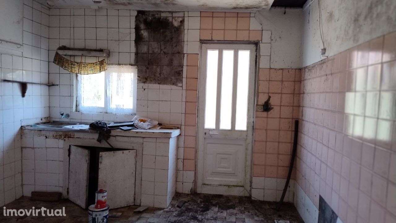 Moradia para restauro - Grande imagem: 3/10