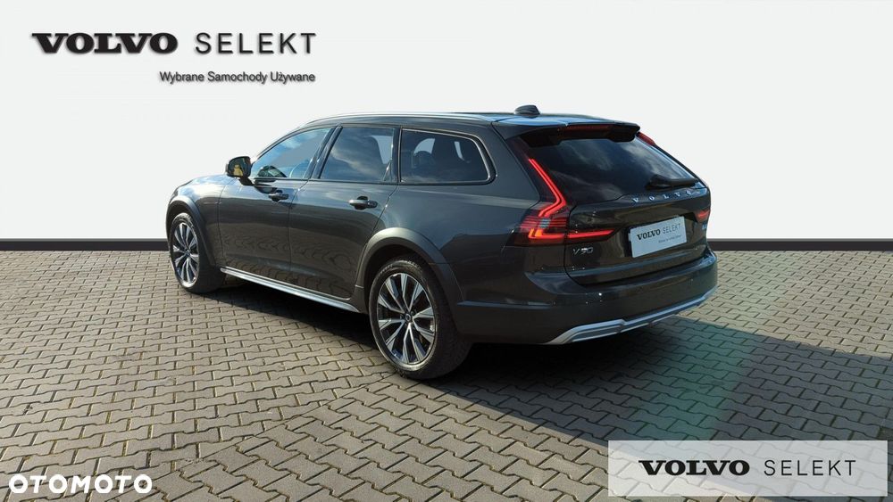Volvo V90 Cross Country - 4