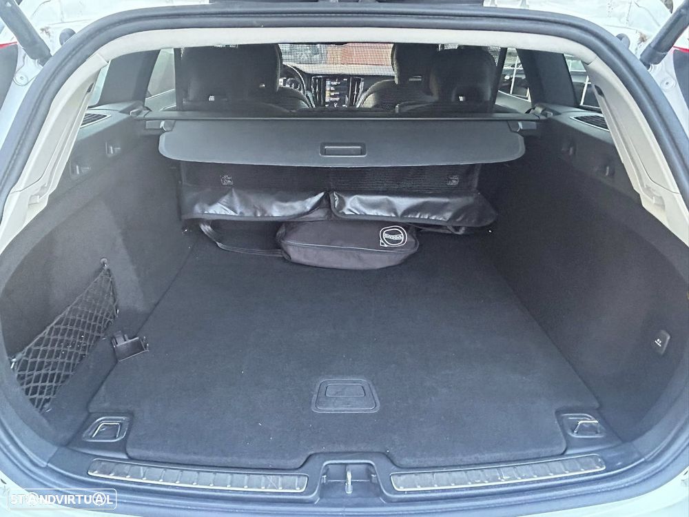 Volvo V60 2.0 T6 AWD TE Inscription Expression - 52