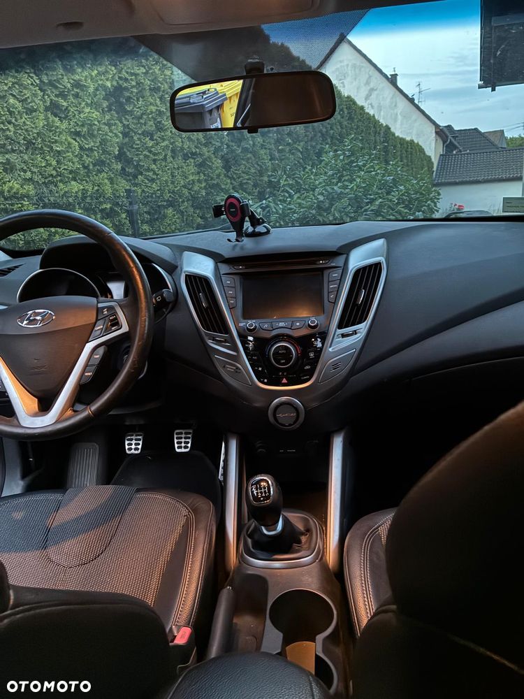 Hyundai Veloster 1.6 GDI Style - 31