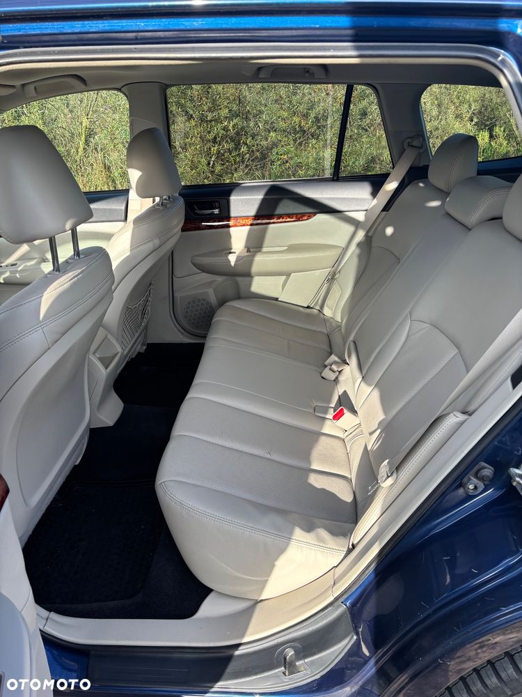 Subaru Outback - 12
