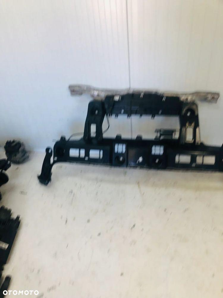 BMW X6 E71 3.0D ŚLIZG ŚRODKOWY TYLNEGO ZDERZAKA - 3