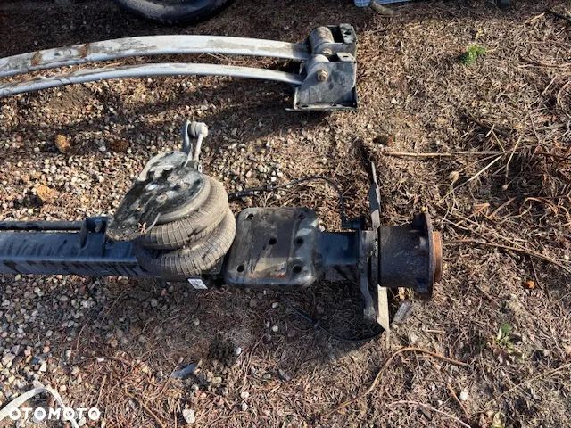 BELKA ZAWIESZENIA OŚ TYŁ Z PODUSZKAMI RENAULT MASTER III 555115839R - 4