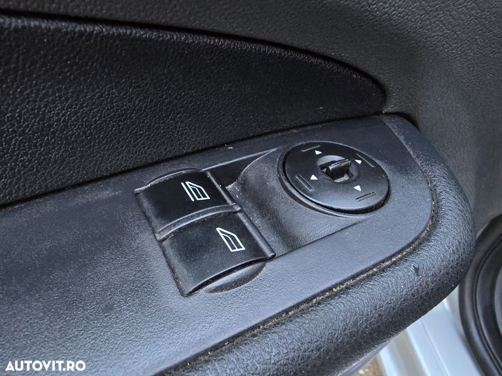 Ford Focus 1.6 TDCi Ambiente - 15