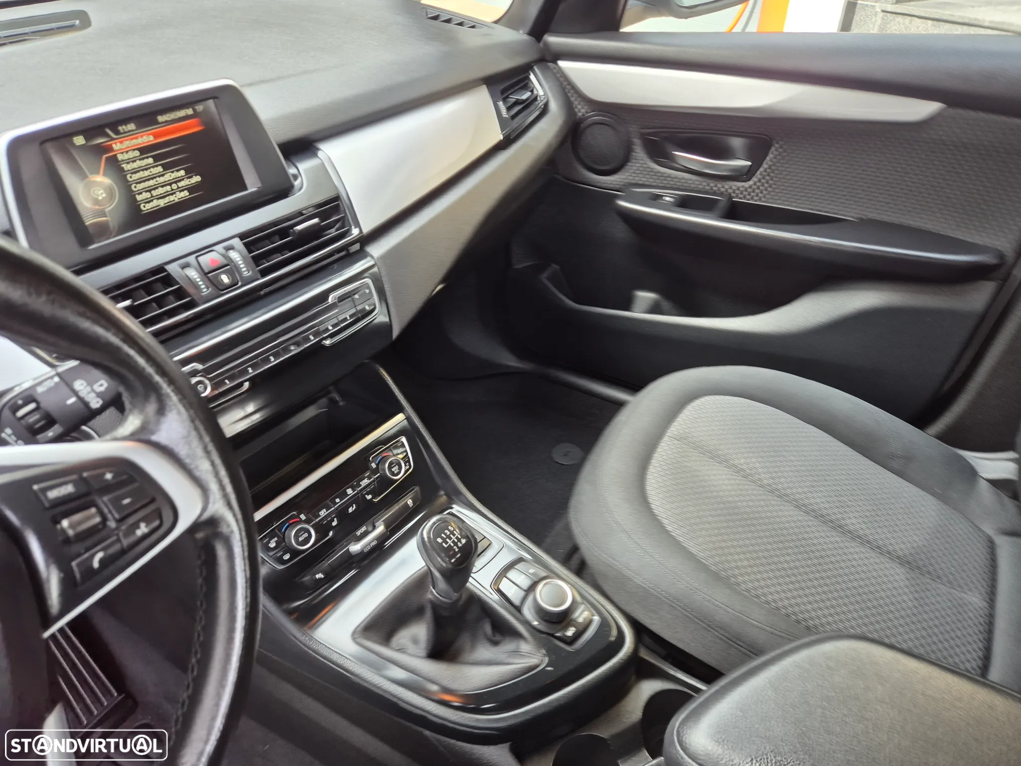 BMW 218 Active Tourer i Line Sport - 47