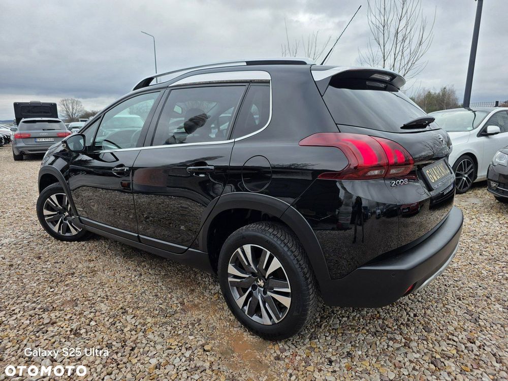 Peugeot 2008 - 8