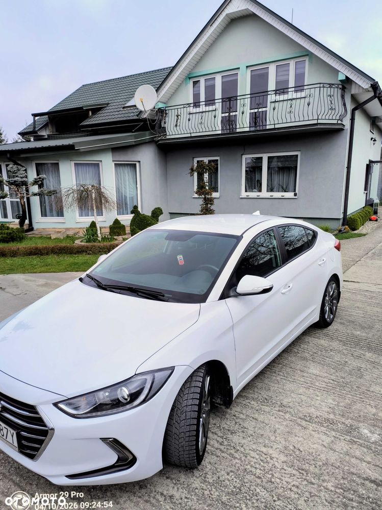 Hyundai Elantra - 5
