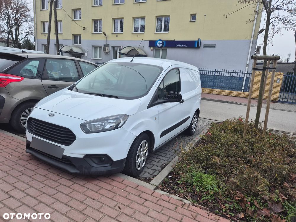 Ford transit courier - 1