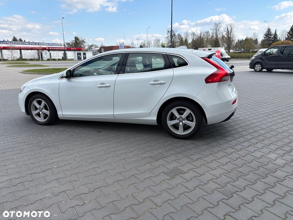 Volvo V40 D2 Summum - 9