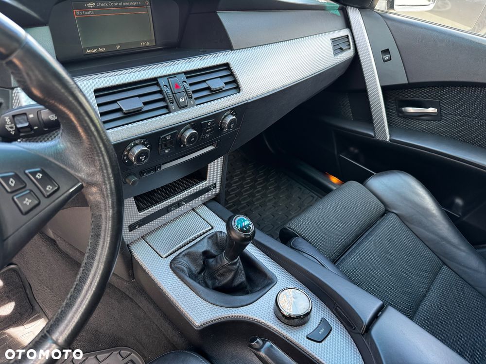 BMW Seria 5 523i Touring - 34