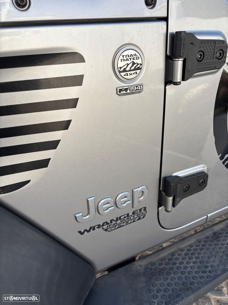 Jeep Wrangler - 5