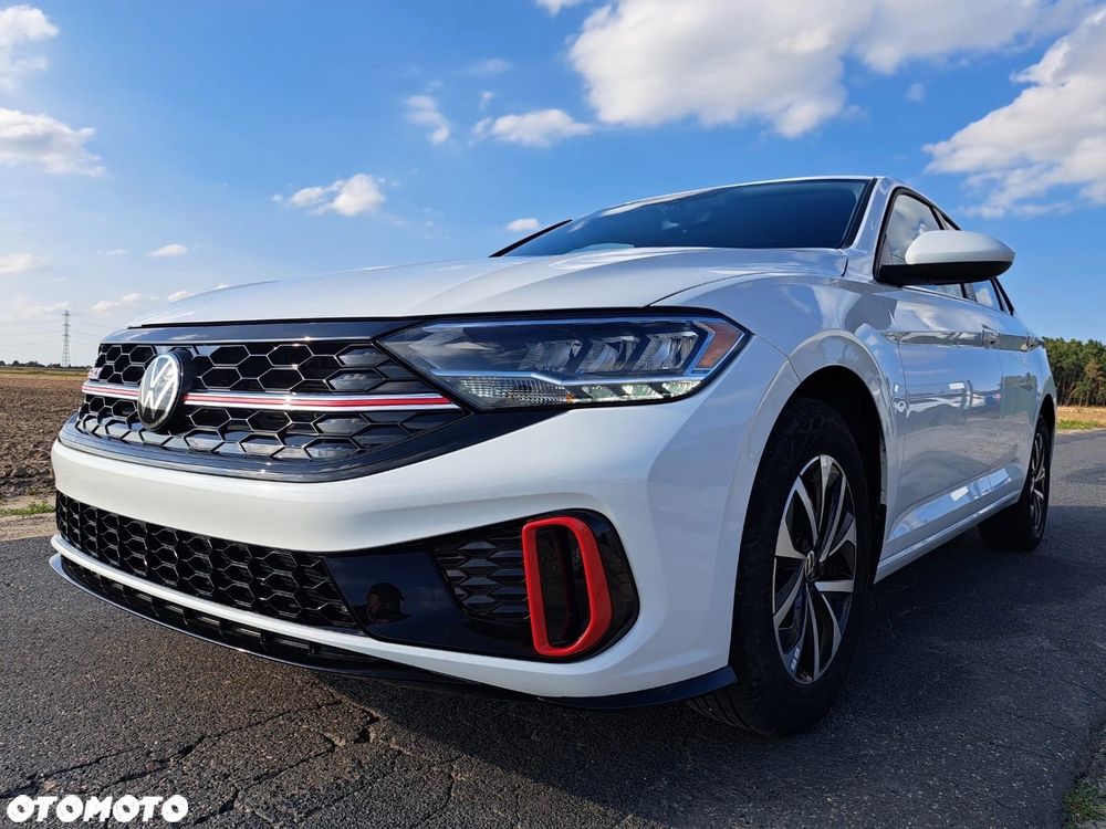 Volkswagen Jetta - 2