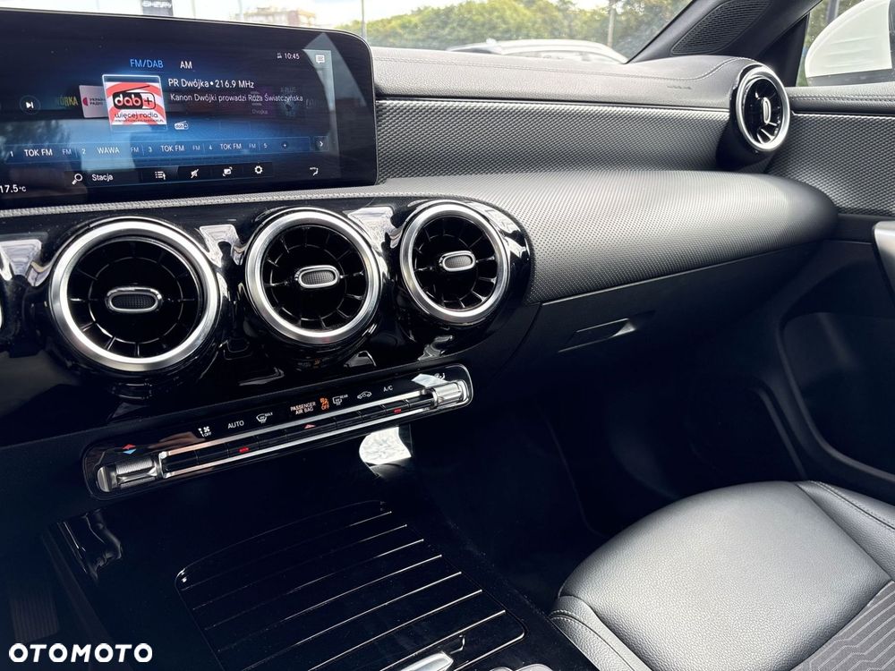 Mercedes-Benz CLA 220 d 8G-DCT - 20