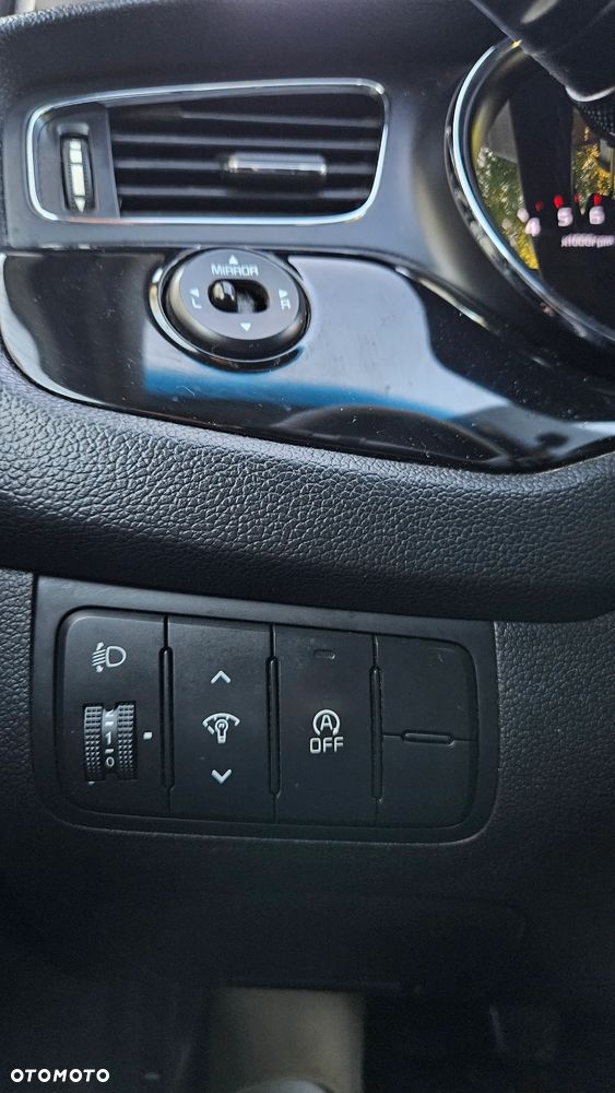 Kia Ceed - 16