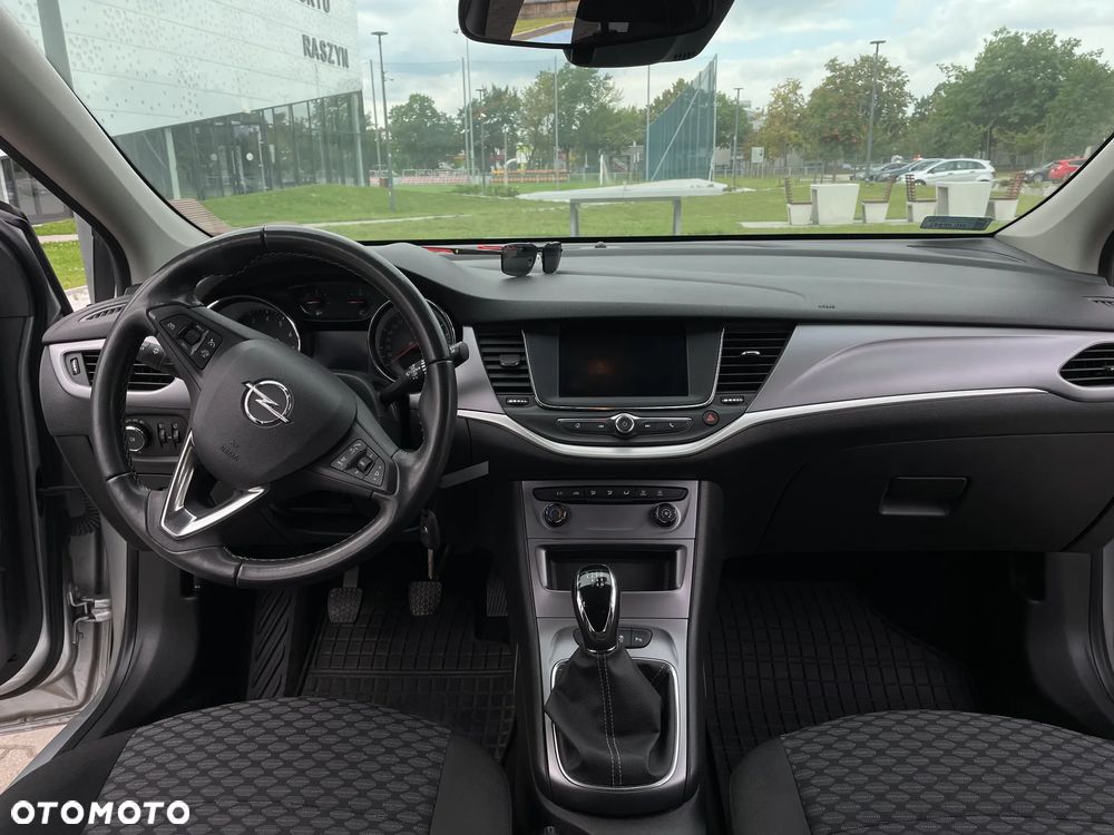 Opel Astra 1.2 T Business Edition S&S - 9