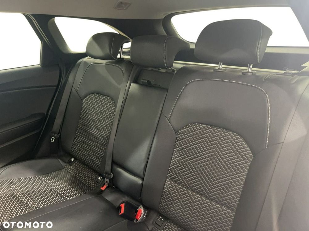 Kia Ceed - 12