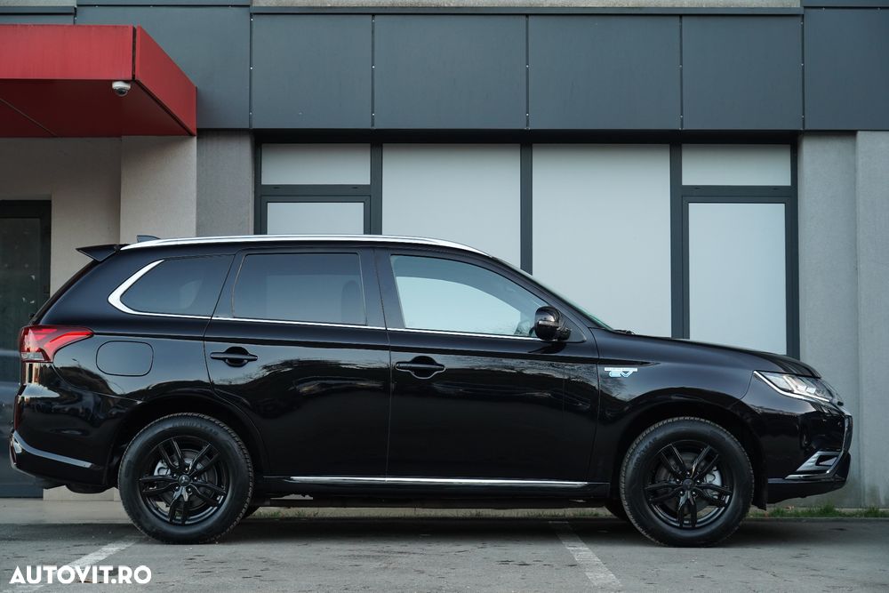 Mitsubishi Outlander PHEV 2.4 L 4X4 Instyle+ - 23