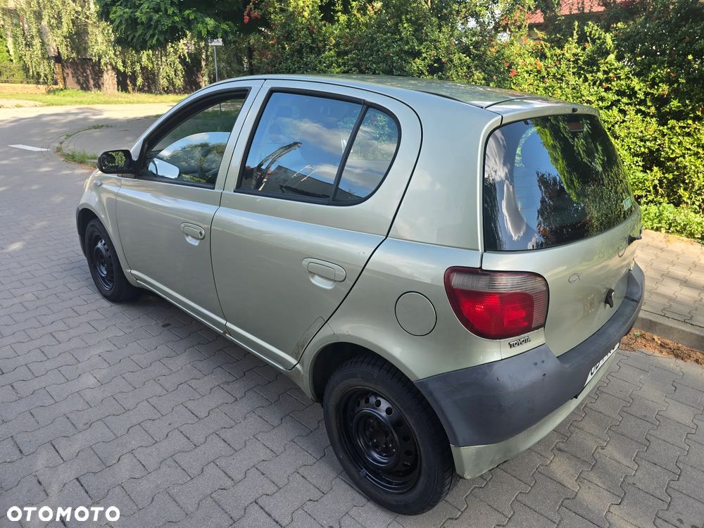 Toyota Yaris 2002 photo 3