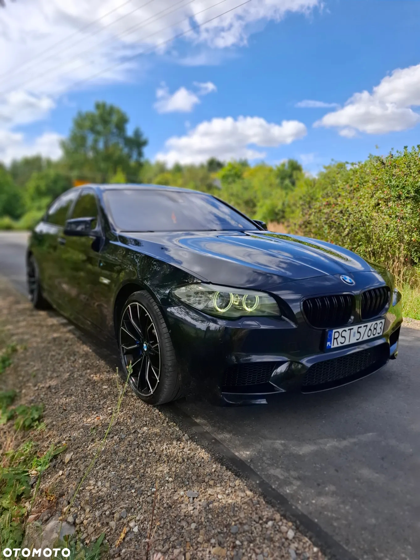BMW Seria 5 550i - 15