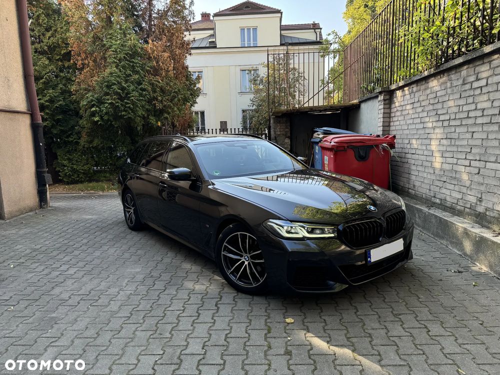 BMW Seria 5 518d mHEV - 23