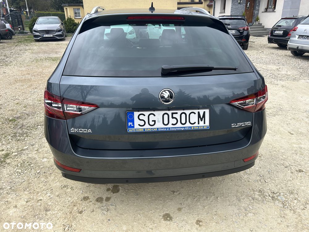 Skoda Superb 2.0 TDI DSG Premium Edition - 5