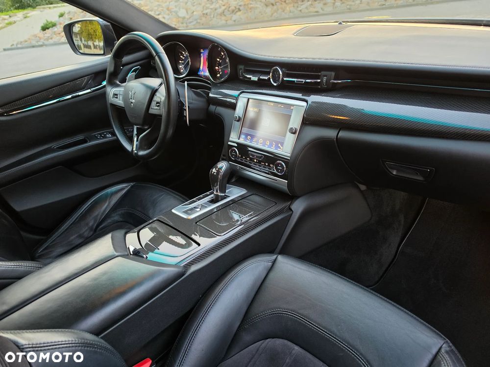 Maserati Quattroporte - 17