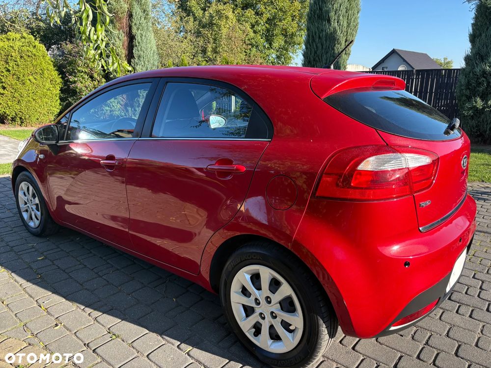 Kia Rio - 4