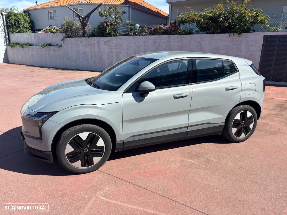 Volvo EX30 Single Motor Extended Range RWD Ultra - 1