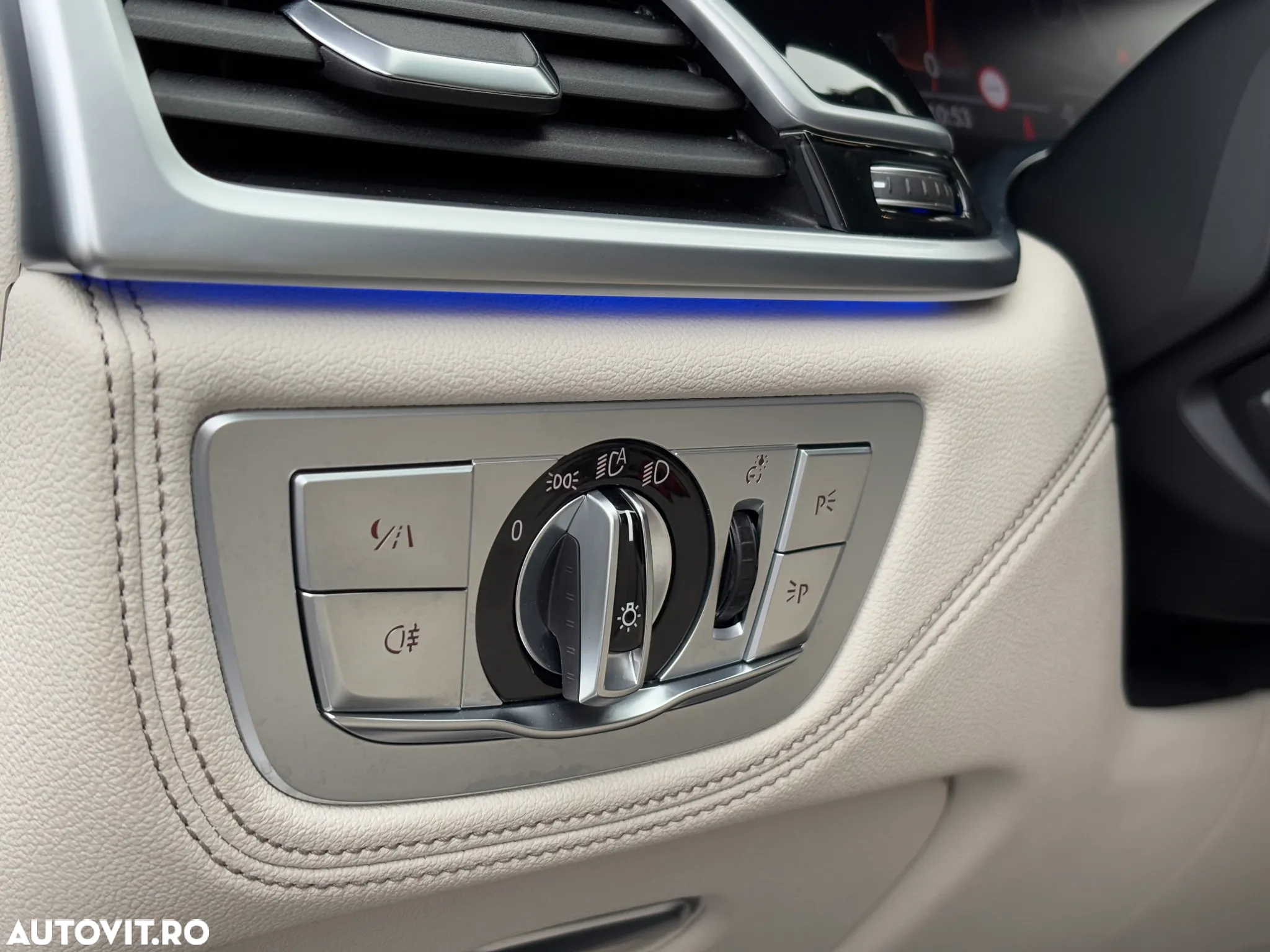 BMW Seria 7 750i xDrive - 15
