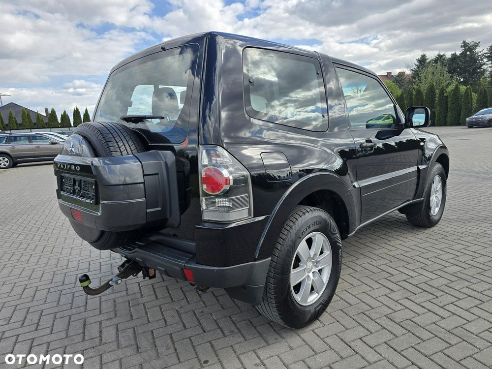 Mitsubishi Pajero - 10
