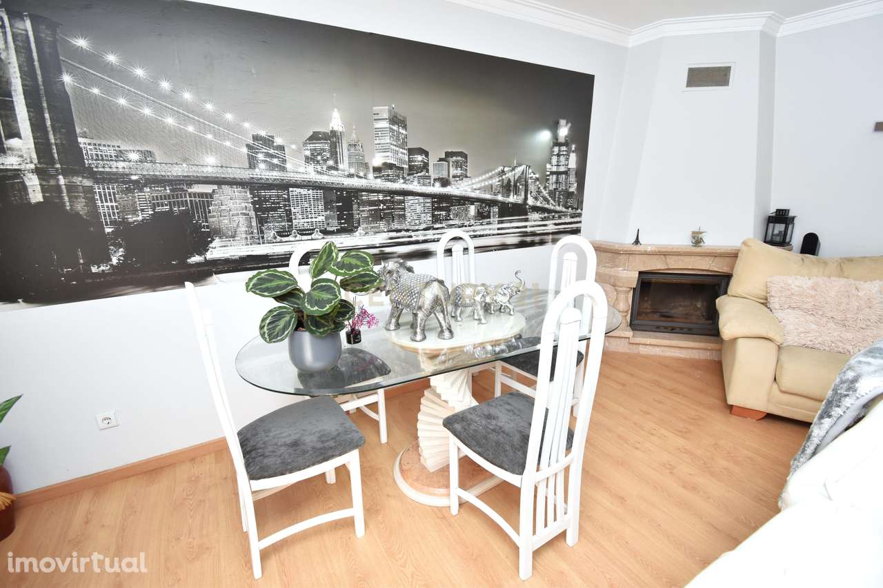 O Refúgio Perfeito em Monte Abraão: Um T2 com Design Contemporâneo e C - Grande imagem: 3/27