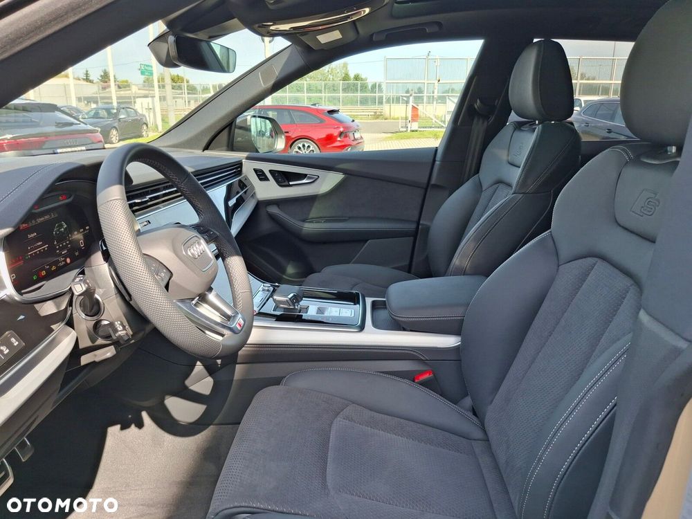 Audi SQ8 - 27