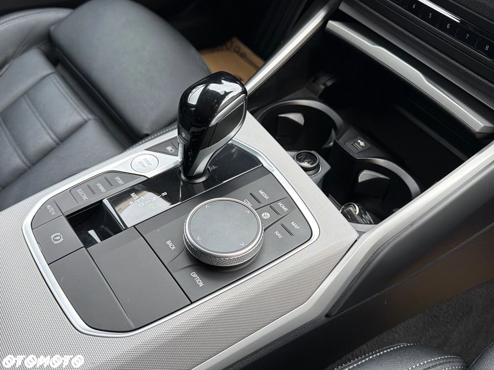 BMW Seria 3 320e Sport Line - 13