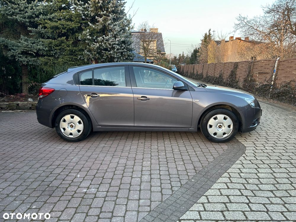 Chevrolet Cruze 1.8 LTZ - 23