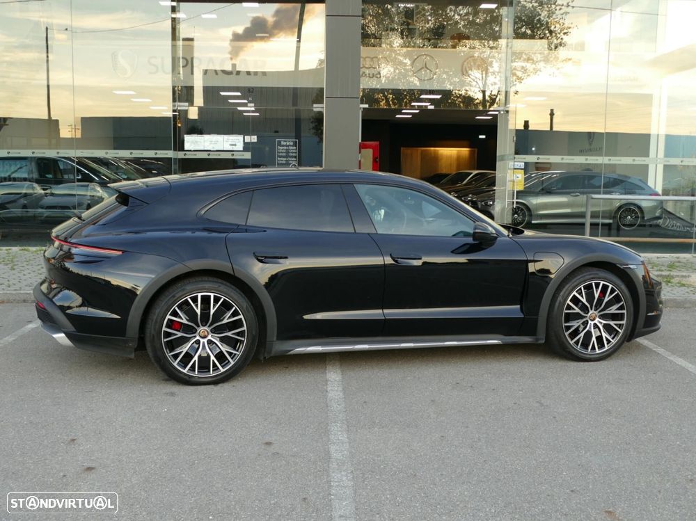 Porsche Taycan Cross Turismo 4S - 16