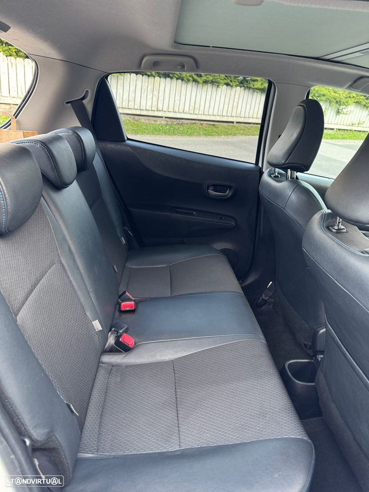 Toyota Yaris 1.5 HSD Comfort +P.Style+P.Techno - 5