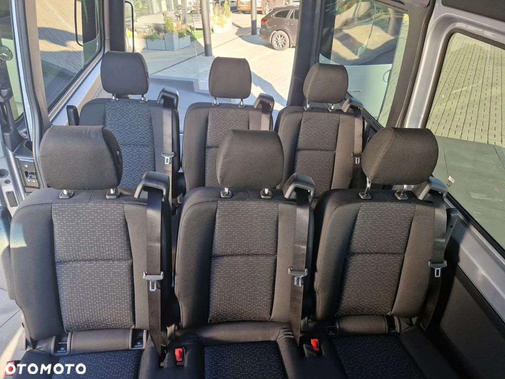 Mercedes-Benz Sprinter - 10