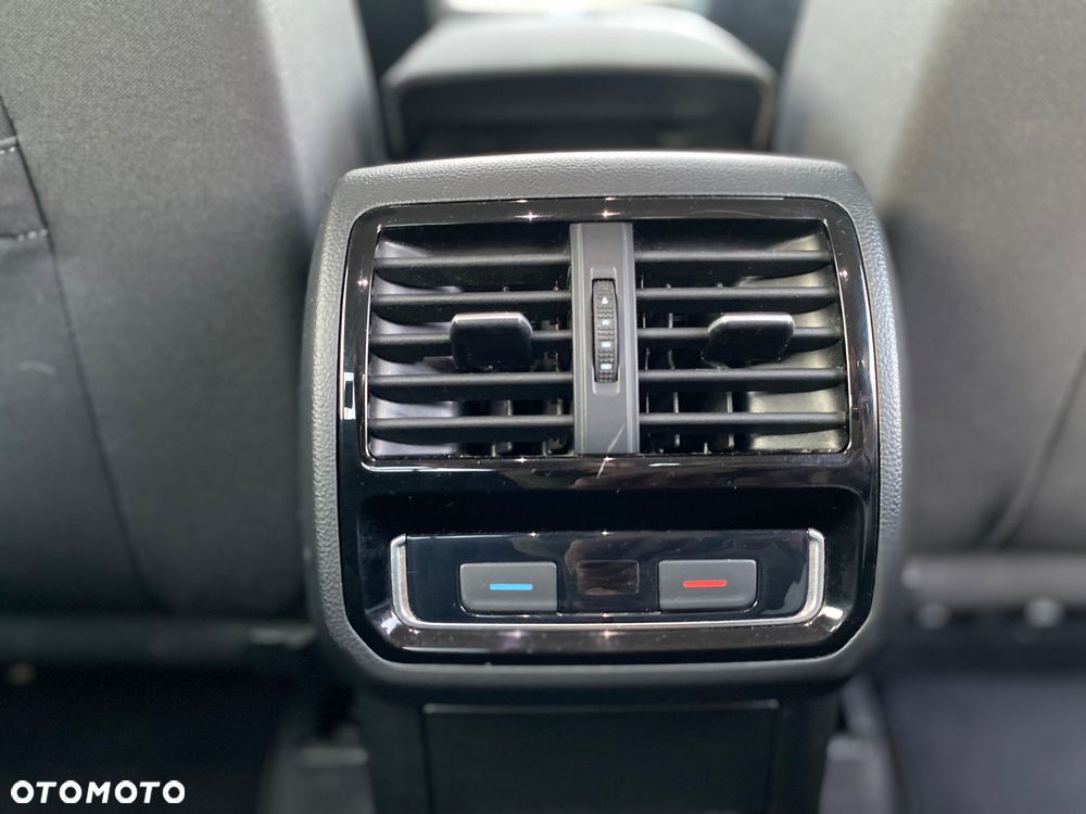 Volkswagen Passat - 10