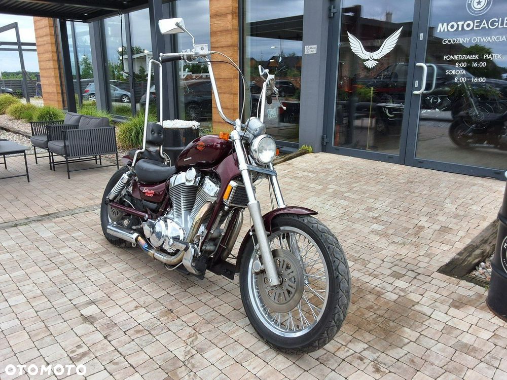 Suzuki Intruder - 11