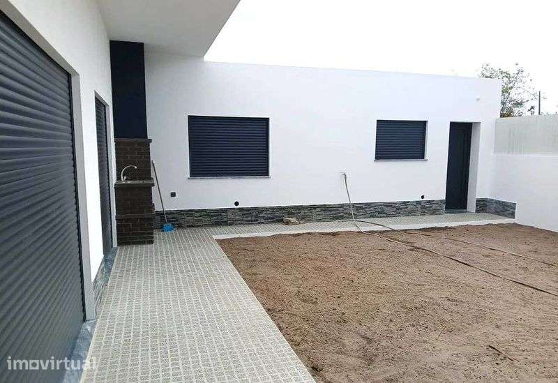 Moradia T4 térrea - Fernão Ferro - Grande imagem: 2/9