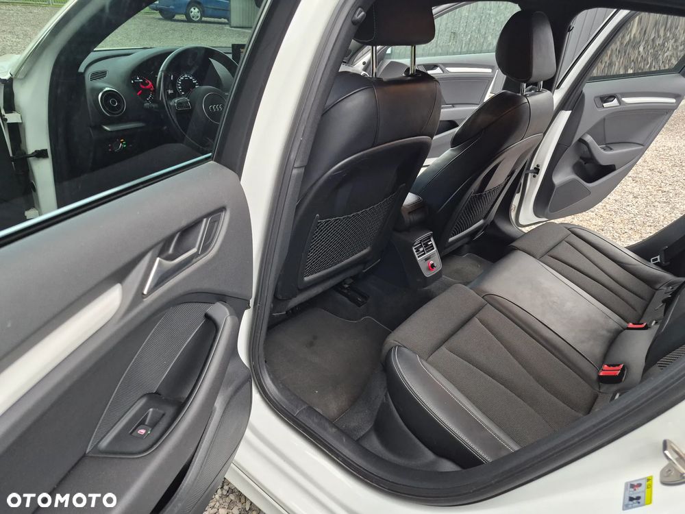 Audi A3 Sportback 2.0 TDI (clean diesel) quattro S tronic S line Sportpaket - 10