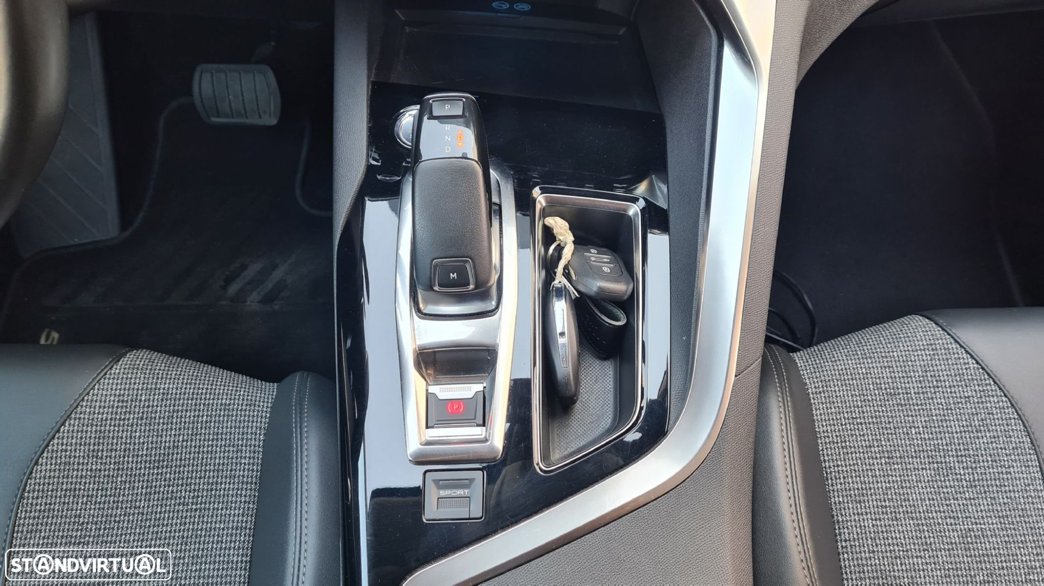 Peugeot 5008 1.5 BlueHDi Allure EAT8 - 41