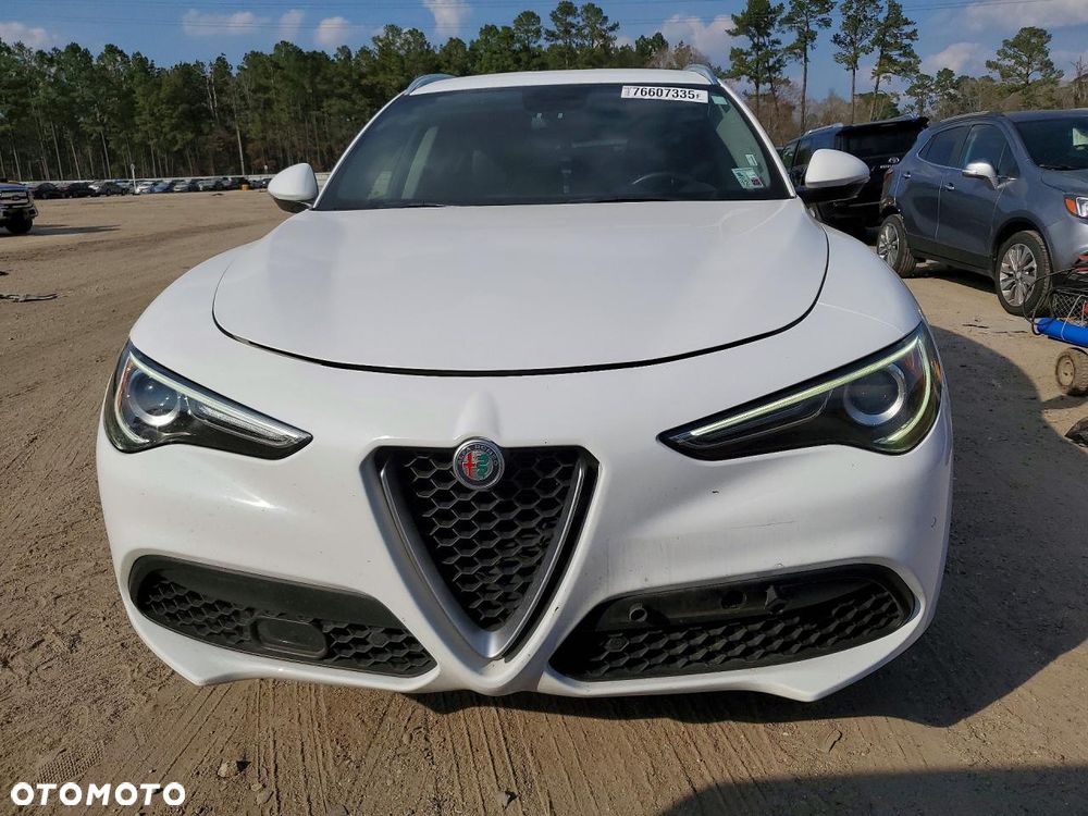 Alfa Romeo Stelvio 2.0 Turbo 16V AT8-Q4 Ti - 5