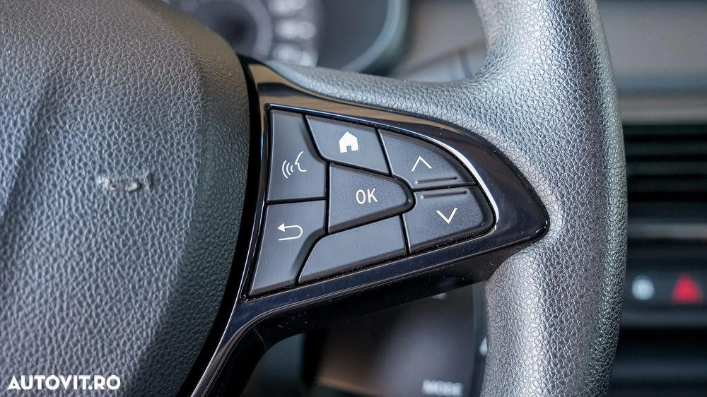 Dacia Logan TCe 90 Essential - 15