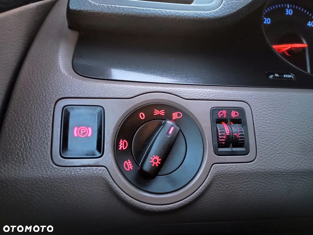 Volkswagen Passat 1.9 TDI Comfortline - 10