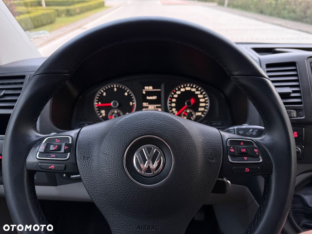 Volkswagen Transporter - 16