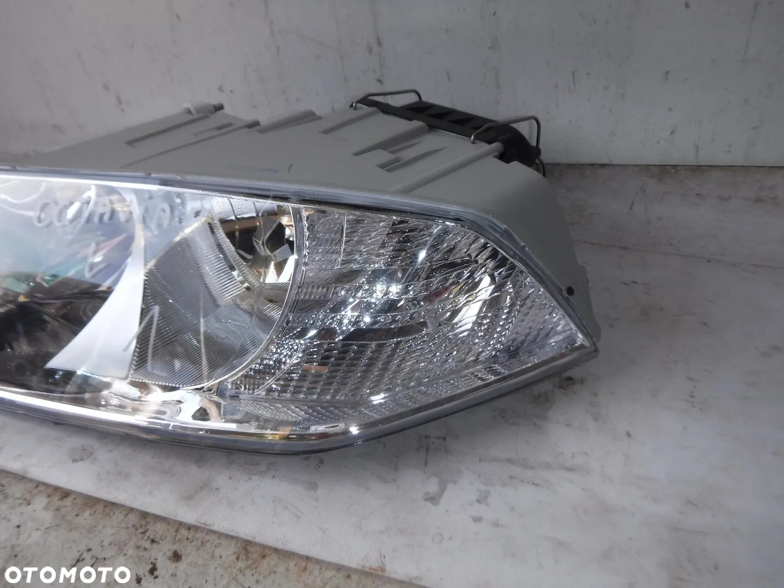 skoda octavia ii 2 lampa przód lewa przednia - 3